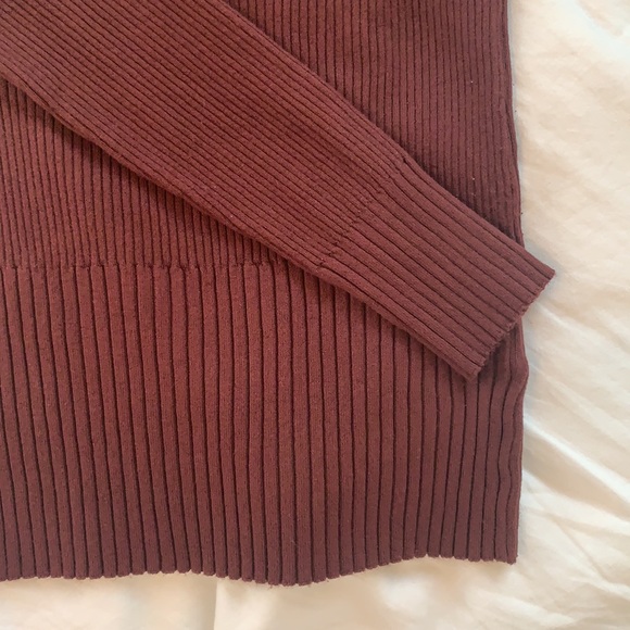 H&M Sweater - Picture 3 of 4